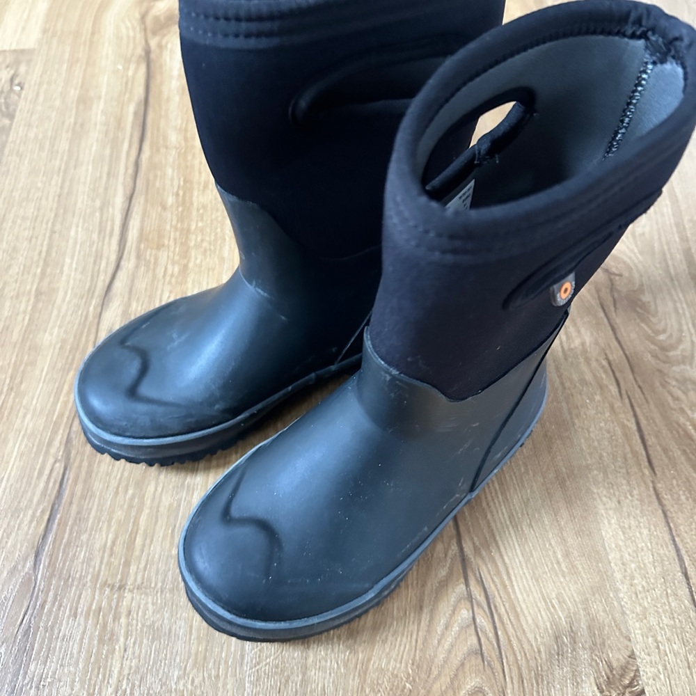 Grasp SOLID BOGS waterproof 
LITTLE Kids' Insulated Rain Boots sz 1 NEW BLACK